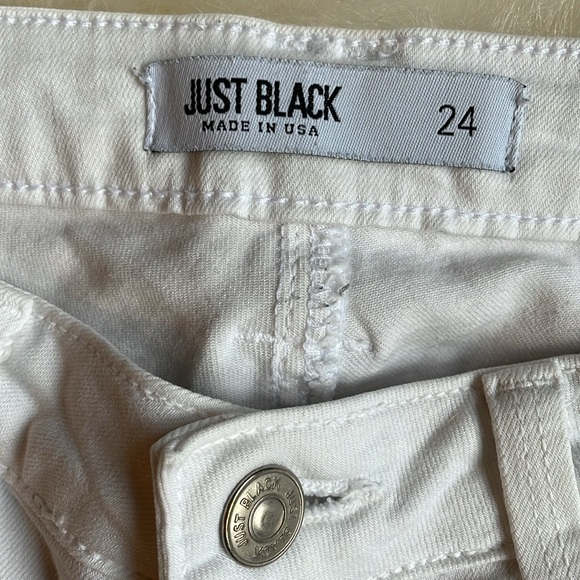 Just black size 24 super ripped jeans in white, super skinny with stretch ￼ - Picture 2 of 4